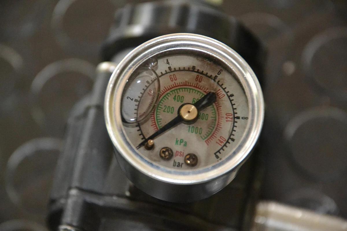 Used MARSH BELLOFRAM Pressure Press Regulator TYPE 51 51FR 250 PSI 17 BAR