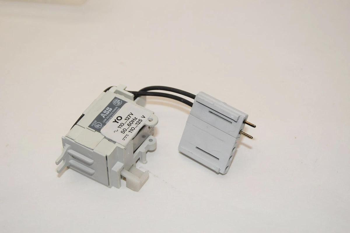 (NEW) ABB YO AO54872 110/127V 50/60Hz  110/125V Circuit Breaker