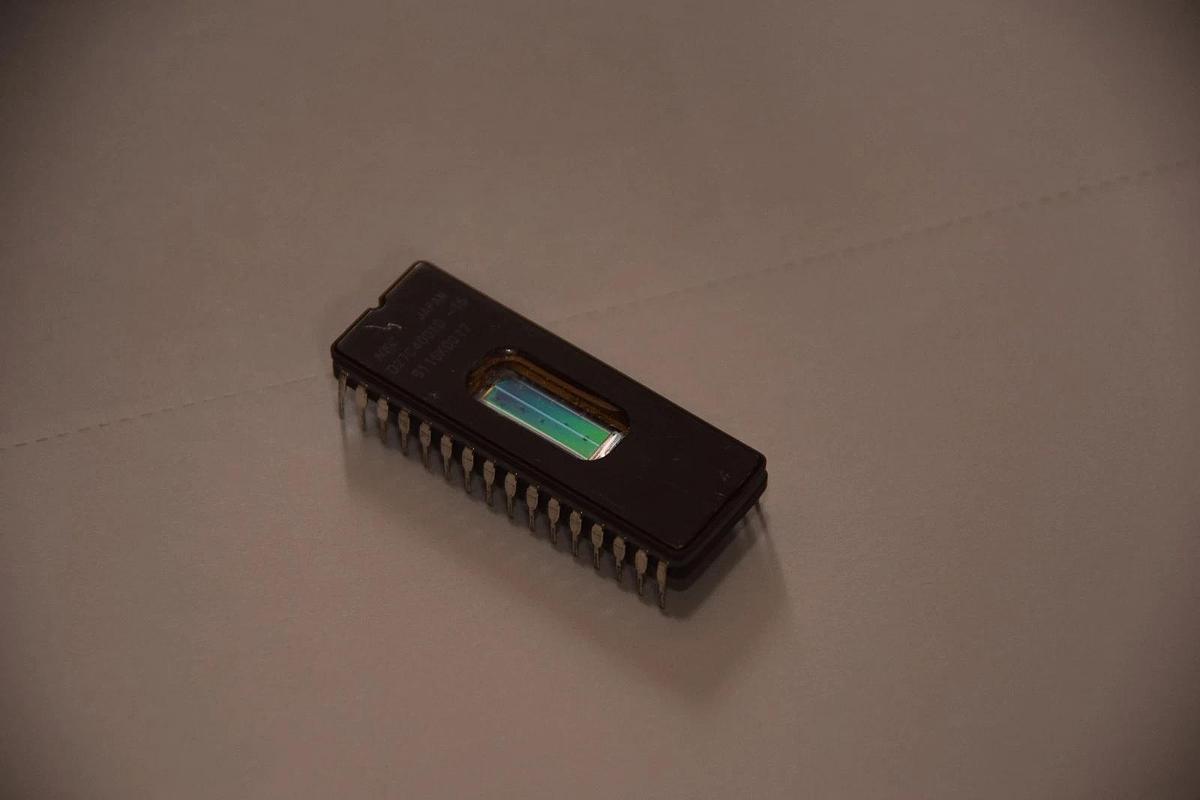 NEC D27C4001D-15  32-Pin Ic Processor Chip