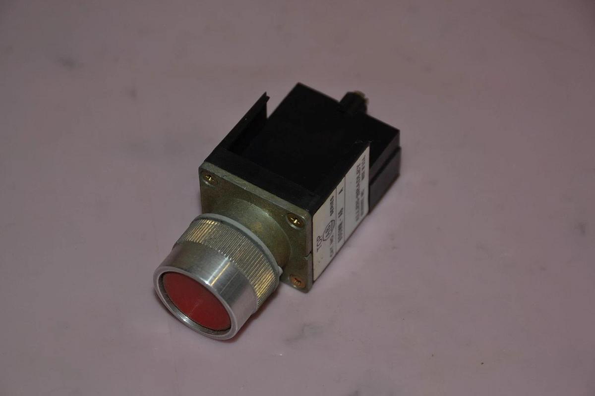 ALLEN BRADLEY 800MR-A6 SER A RED FLUSH HEAD PUSH BUTTON NEW