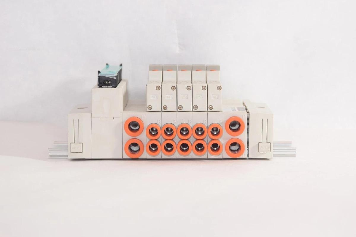 (NEW) SMC SY3-J1F02 , SY3140-5FU 24Vdc Valve Block