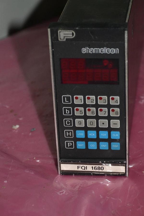 Used FISCHER PORTER 50KM2111A1XB1 CHAMELEON CONTROLLER
