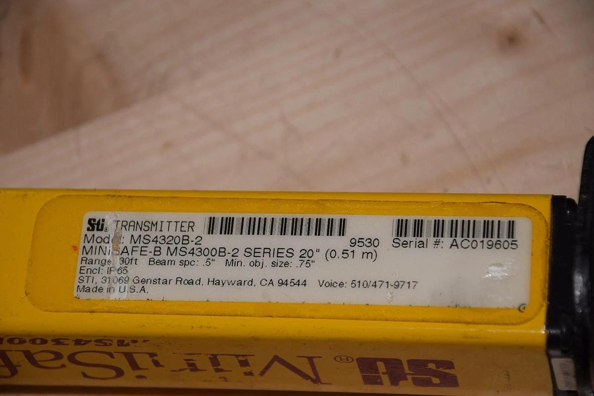 Used STI MS4320B-2 Safety Light Curtain Transmitter  30' Range beam Spc, 5"