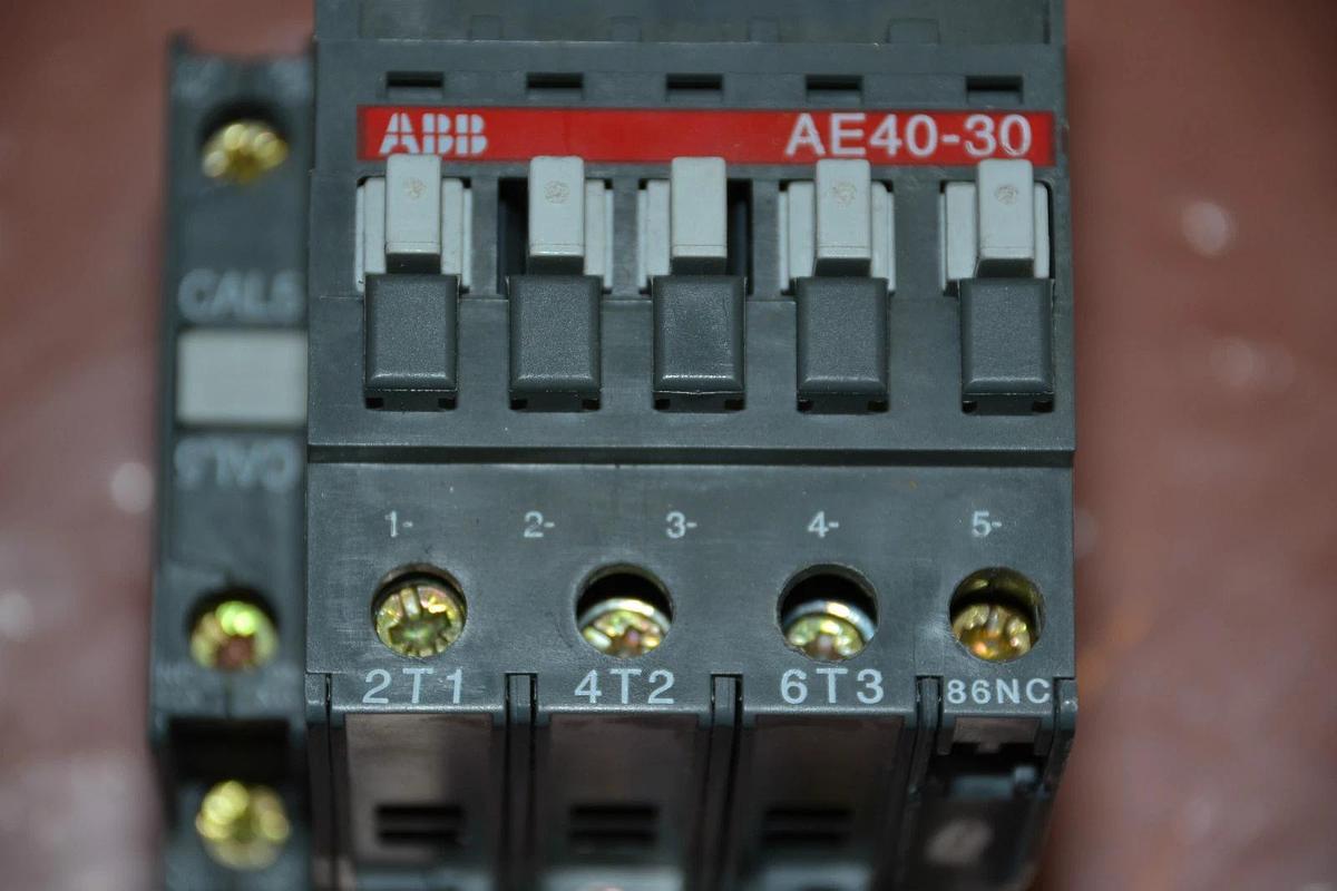 Used ABB CONTACTOR AE40-30 AE40 30 AE4030 CAL5-11 CAL511 COIL 220/230 VDC V R80