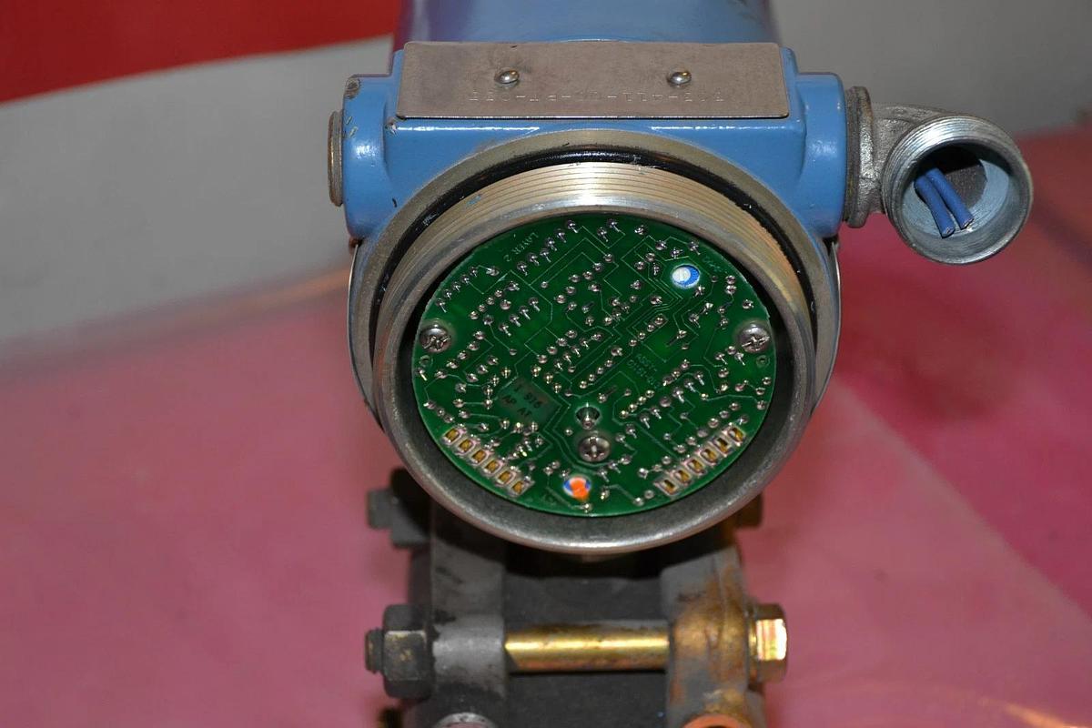 Used FISHER ROSEMOUNT TRANSMITTER C1151GP8E22M1C6 C115 1GP8E22M1C6