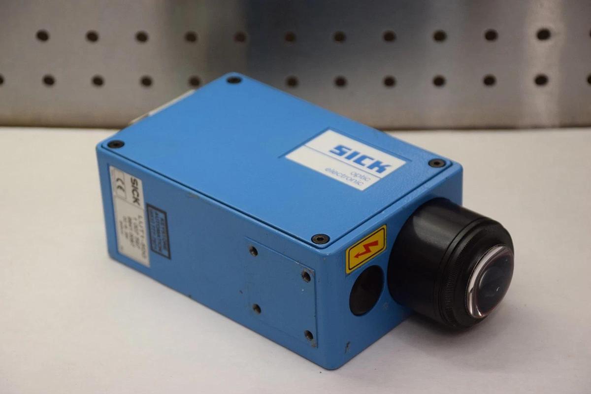 Used SICK LUT1500 Sick optic electronic scanner sensor LUT1-500 1 007 597 9941 0087