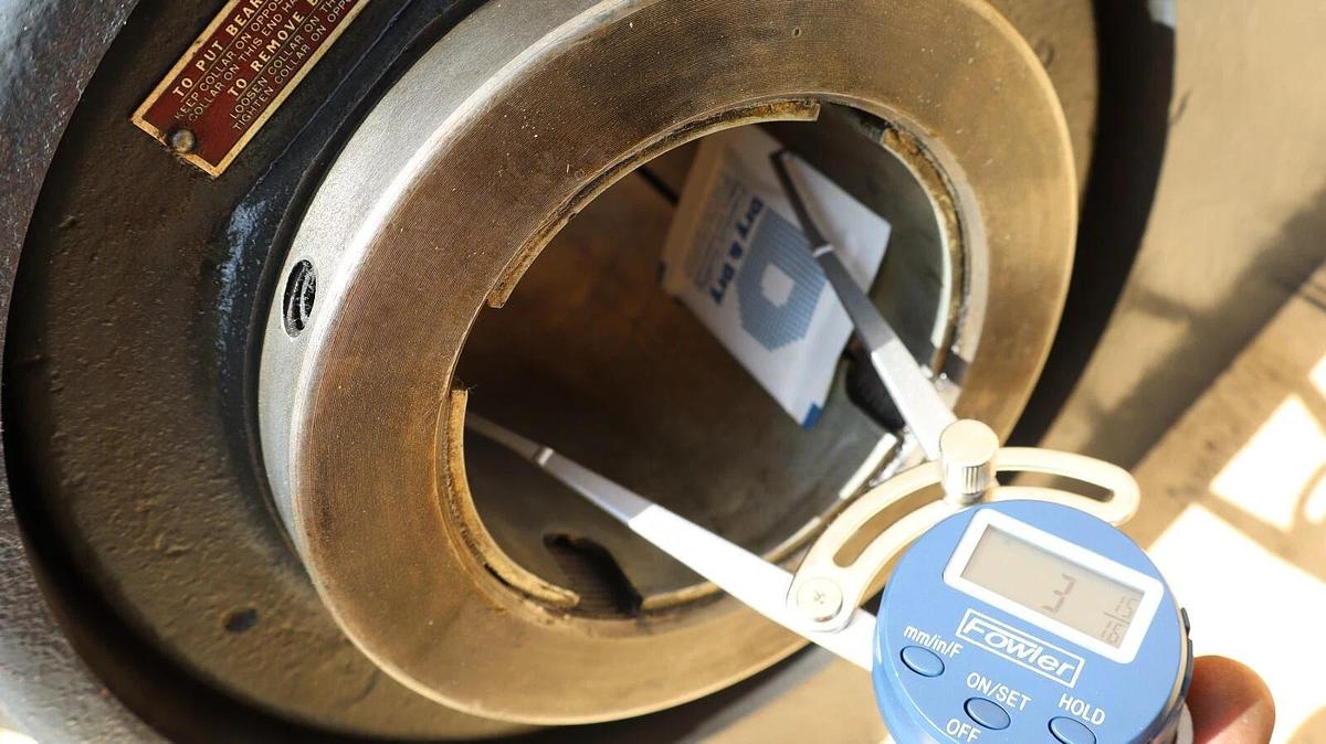 Dodge 4 Bolt Split Pillow Block Bearing and Housing 3-15/16" 3 15/16 AA1613 NOS