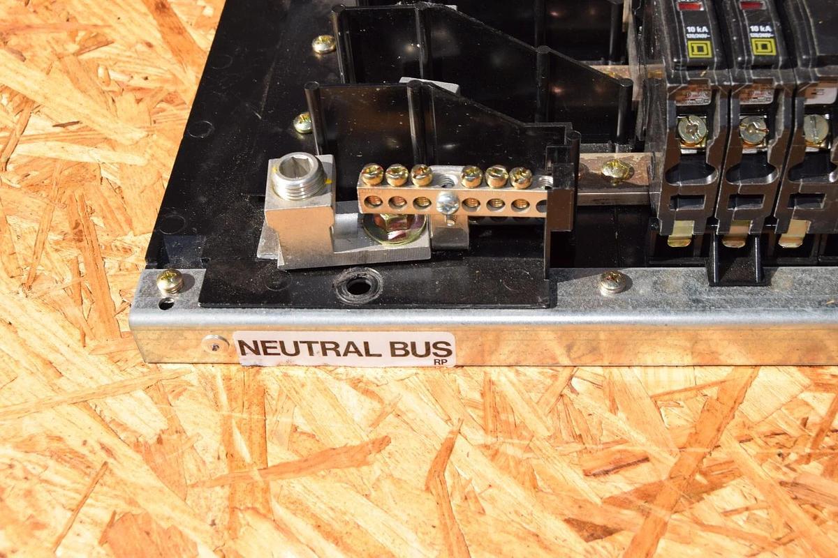 Used Square D 42 Circ 225A Main Lug Panelboard Interior NQOM442L225GSA 3ph 20a & 30a