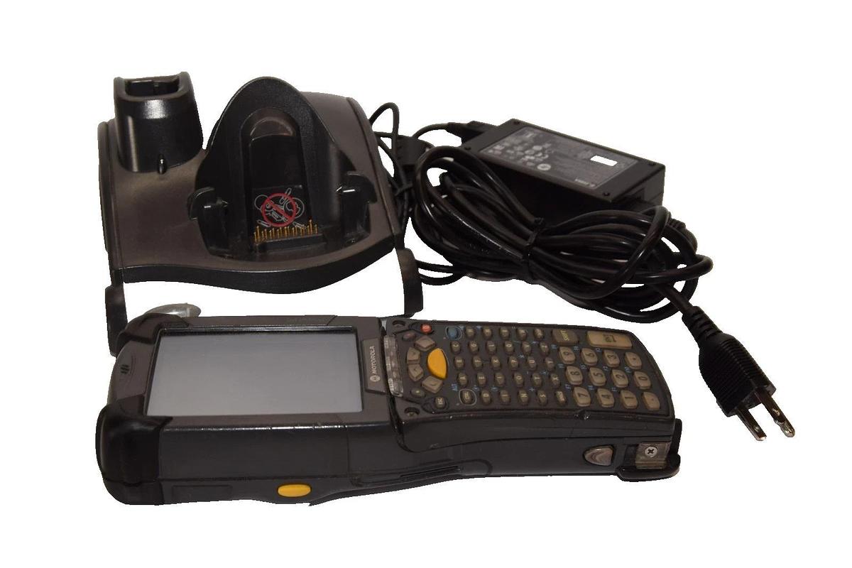 Used Motorola MC900 2-Way Radio With Holster & Charger *No Lens Cover*