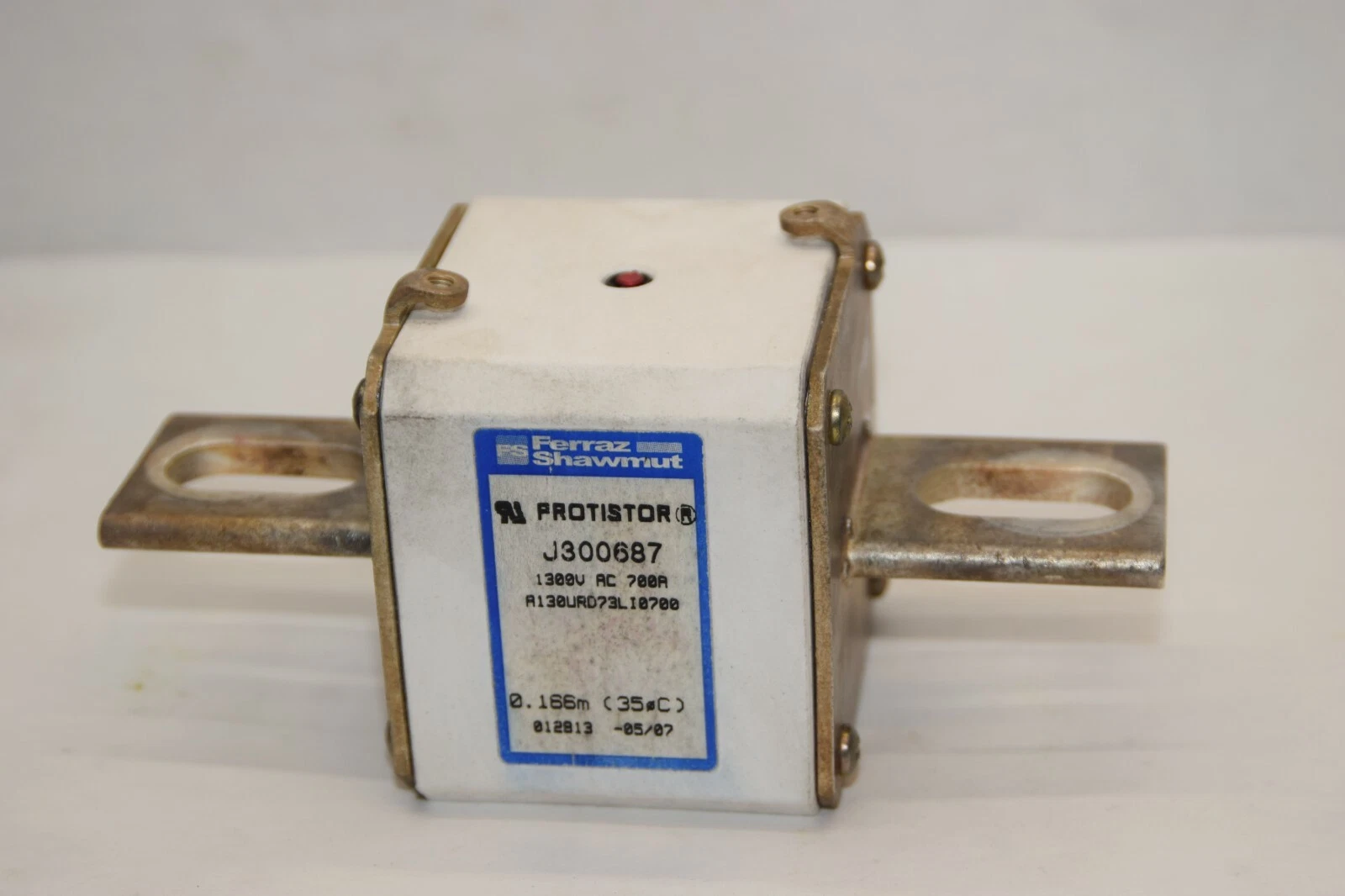 Used FERRAZ SHAWMUT J300687 A130URD73LI0700 1300Vac 700A Amp A Protistor Fuse Link