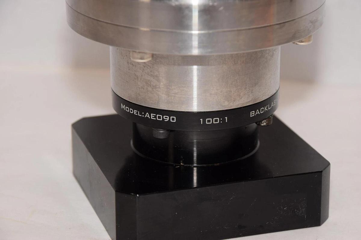 Used APEX DYNAMIC AE090 100:1 , 1012210995 Ratio Planetary Gearbox