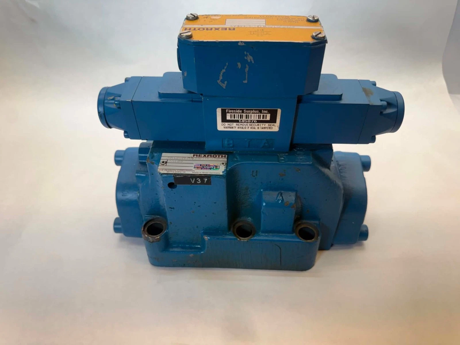 Used Rexroth Valve 4WEH22U60/6AW120-60N 9TDAV 4WE6J51/AW120-60N9DAV Valve Stack
