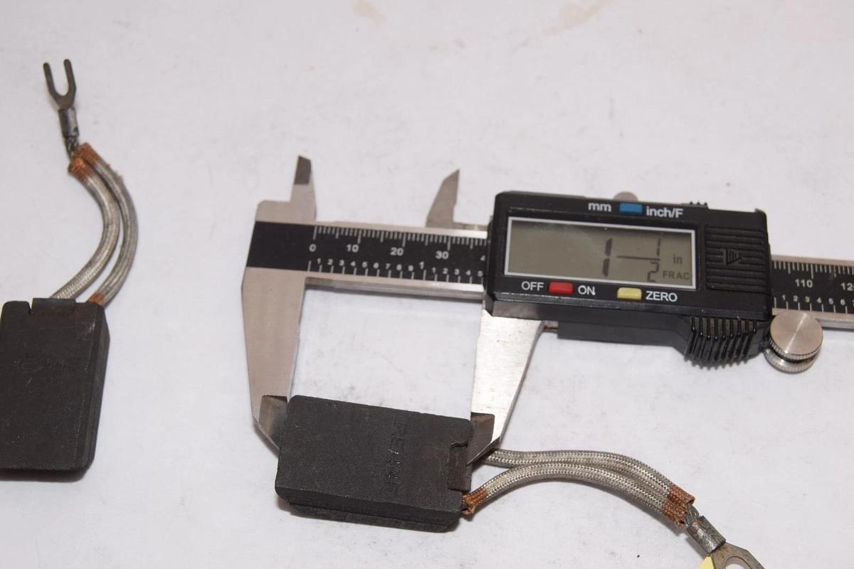 Reliance Carbon Motor Brush Brushes RE44F 1-1/2" x 7/8" x 7/16" (New - Lot of 2)