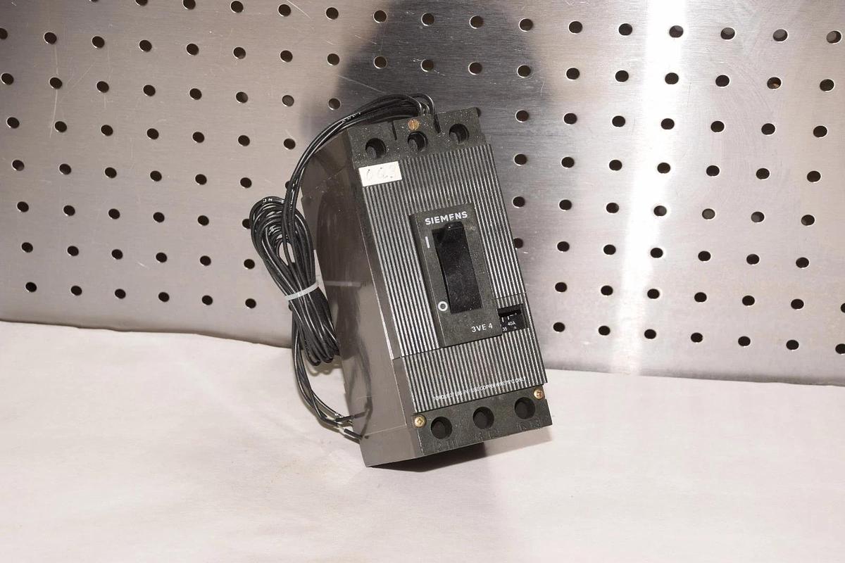 Used SIEMENS 3VE420 28-40A MOTOR OVERLOAD BREAKER