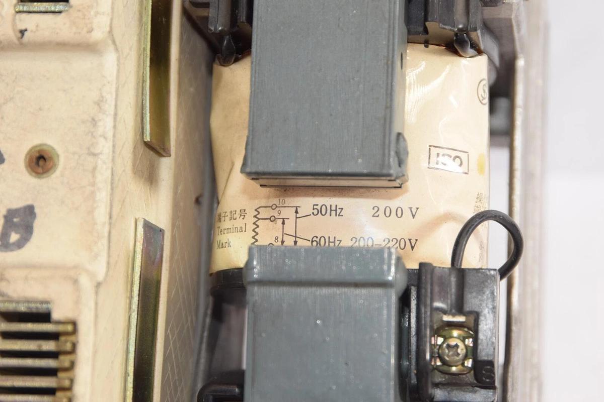 Used FUJI ELECTRIC SRC 363I-8 SRC 3631-8 220A 3PH 220/440/550V AC Magnetic Contactor