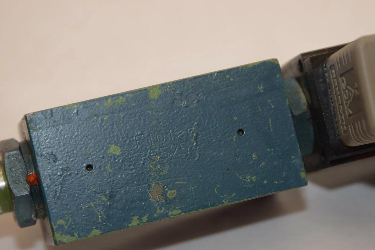 Used FLUTEC 395254 Valve With Coil EZ-203 24V Dc *Missing 1 Coil*