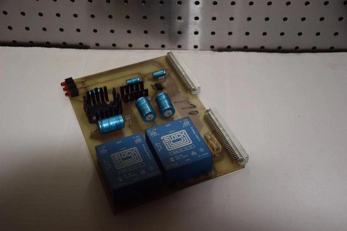 Used BLOCK 2352C / 3341C 2352C3341C 110V / 220V POWER SUPPLY CARD