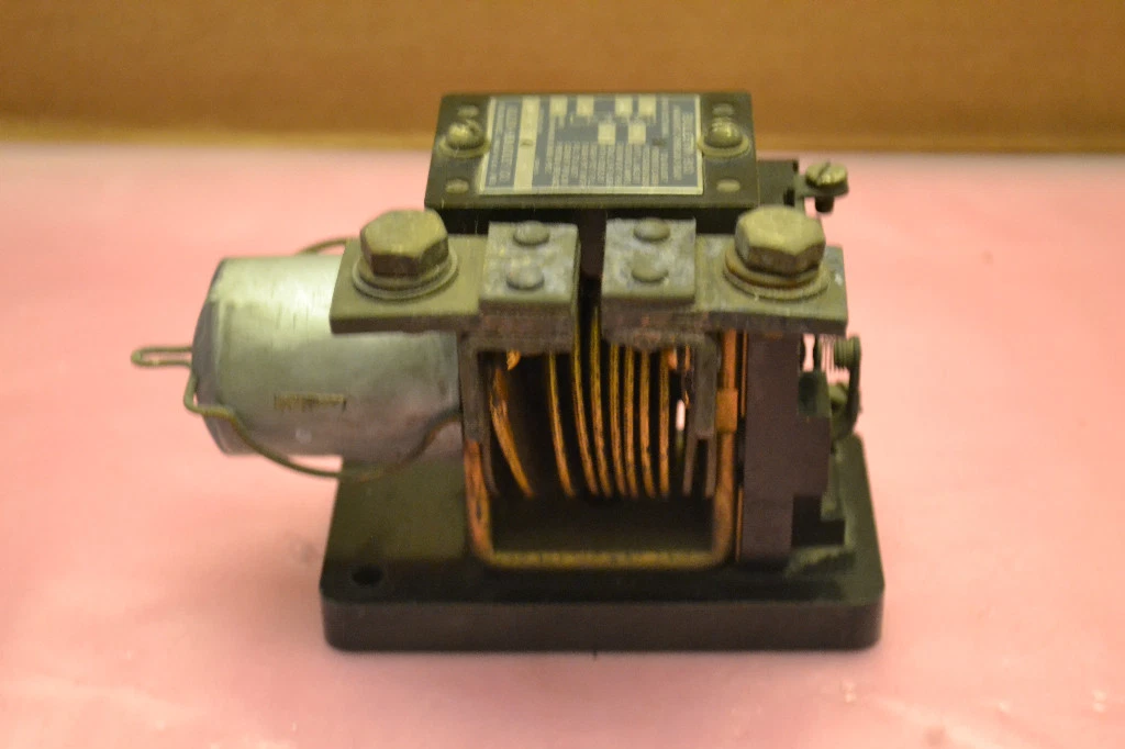 Used Allen Bradley Overload Relay 810-A22AR 810 A22AR 810A22AR 600V 600 V 162A 162 A