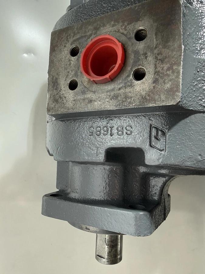 Commercial Intertech Parker Hydraulic Gear Pump 3169718105  SB1685 (Rebuilt)