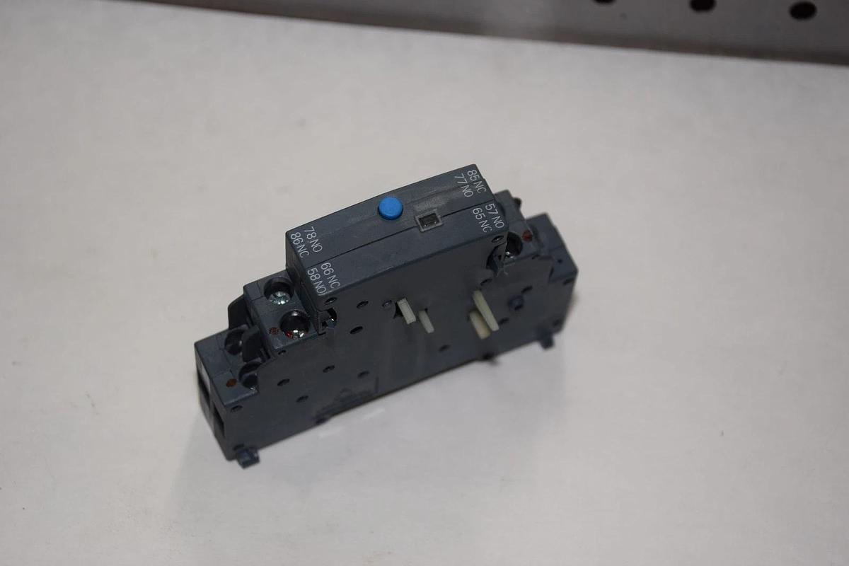 Used SIEMENS 3RV2921-1M 3RV29211M 690V 20-14 AWG SIGNALING SWITCH