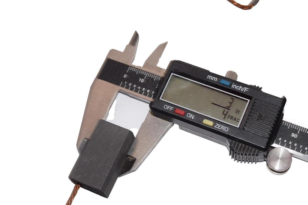 Southern Carbon Motor Brush Brushes 965  1-1/4"x3/4"x1/2"  (Lot of 4 - New)