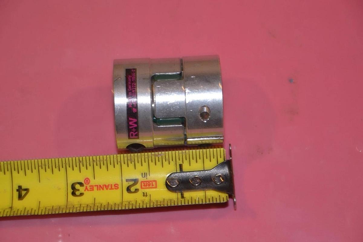 R+W COUPLING 7/8" 5/8" BORE NEW