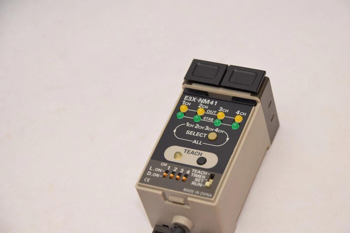 Used OMRON E3X-NM41 Fiber Optic Photoelectric Sensor