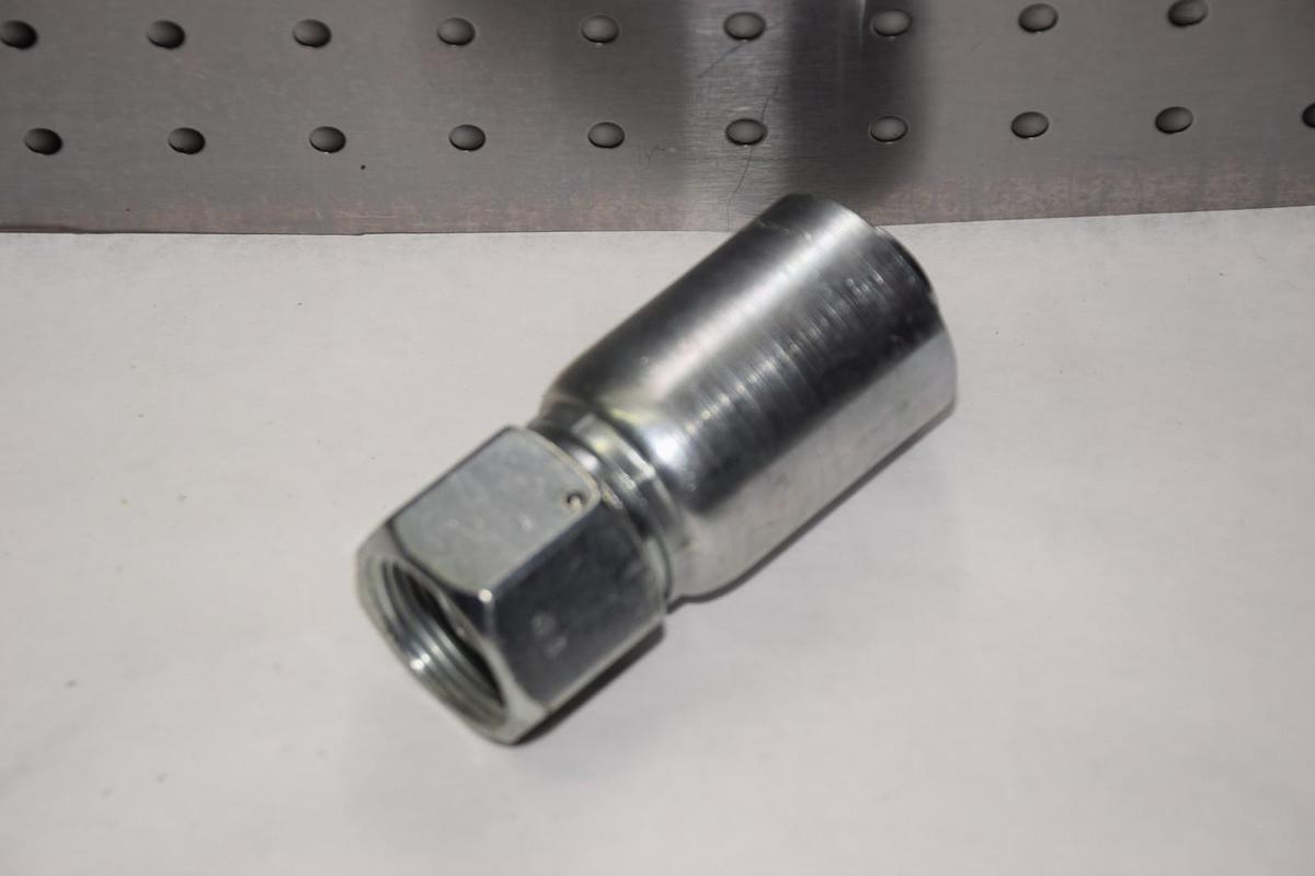 (New) Parker  Fitting P77-16 1" Hose X 1" Female  77-16 OF7S11 CF7S11