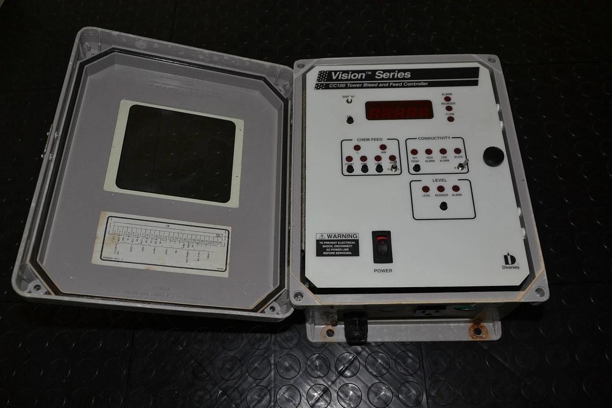 Used VISION SERIES CC100 TOWER BLEED AND FEED CONTROLLER 120 VAC 15 A 15A AMPS
