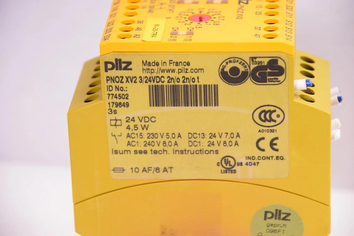 Used PILZ PN0Z XV2 3/24vdc 2n/o 2n/o t PN0ZXV23/24vdc2n/o2n/ot Safety Relay