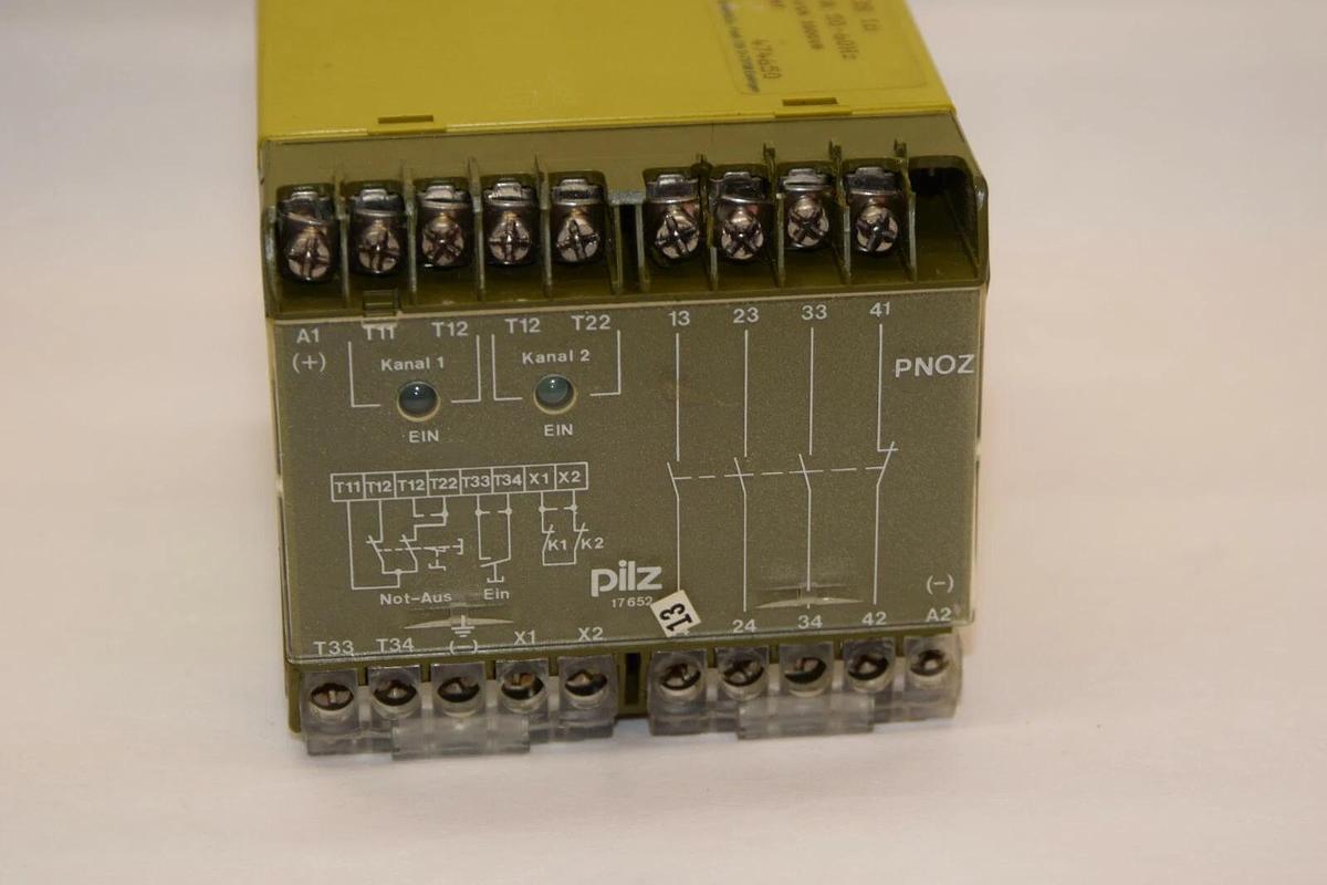 Used PILZ PNOZ 230Vdc 5Va 50/60Hz 474650 Safety Relay