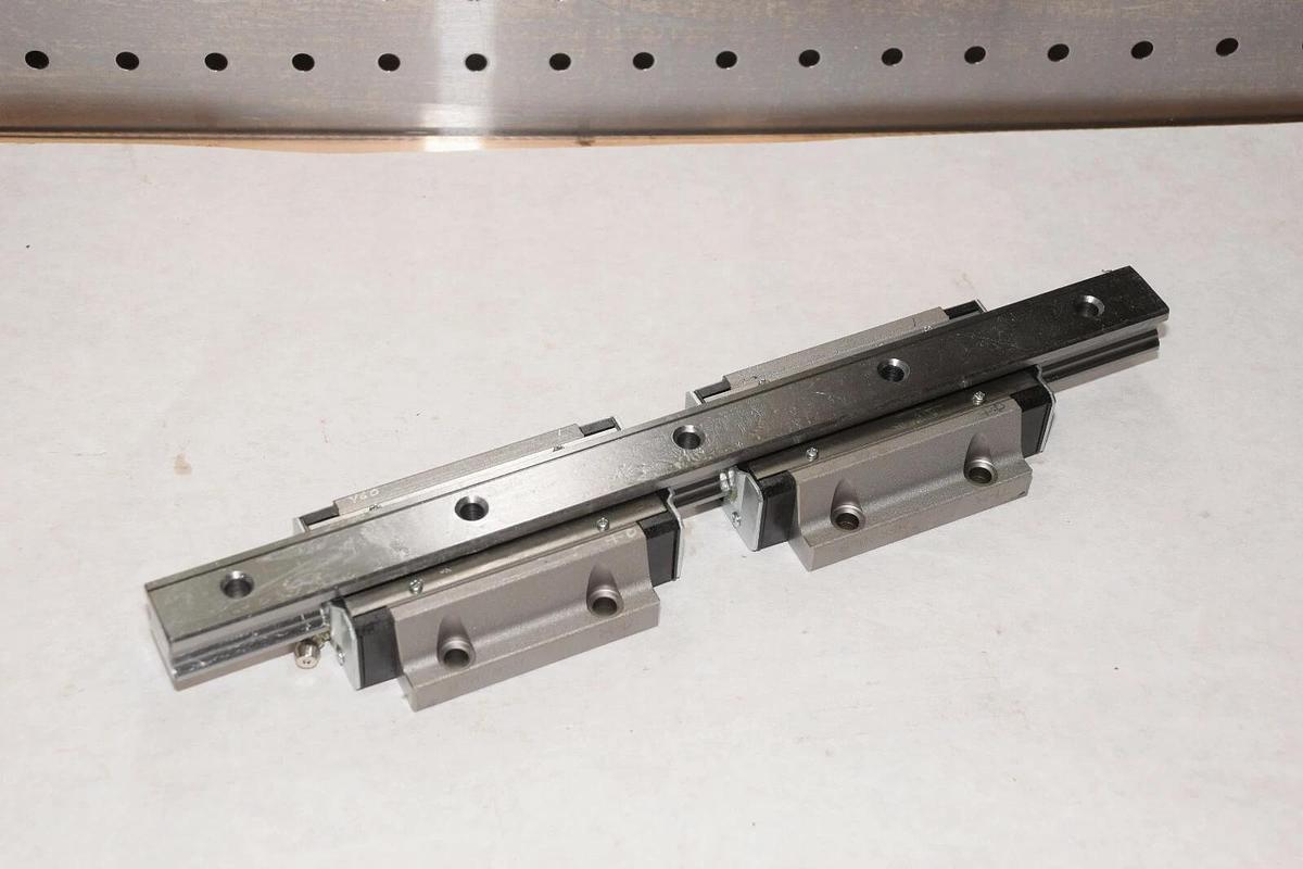 (New) THK Linear glide rail 11" bearing THK Rail UHC01525-A