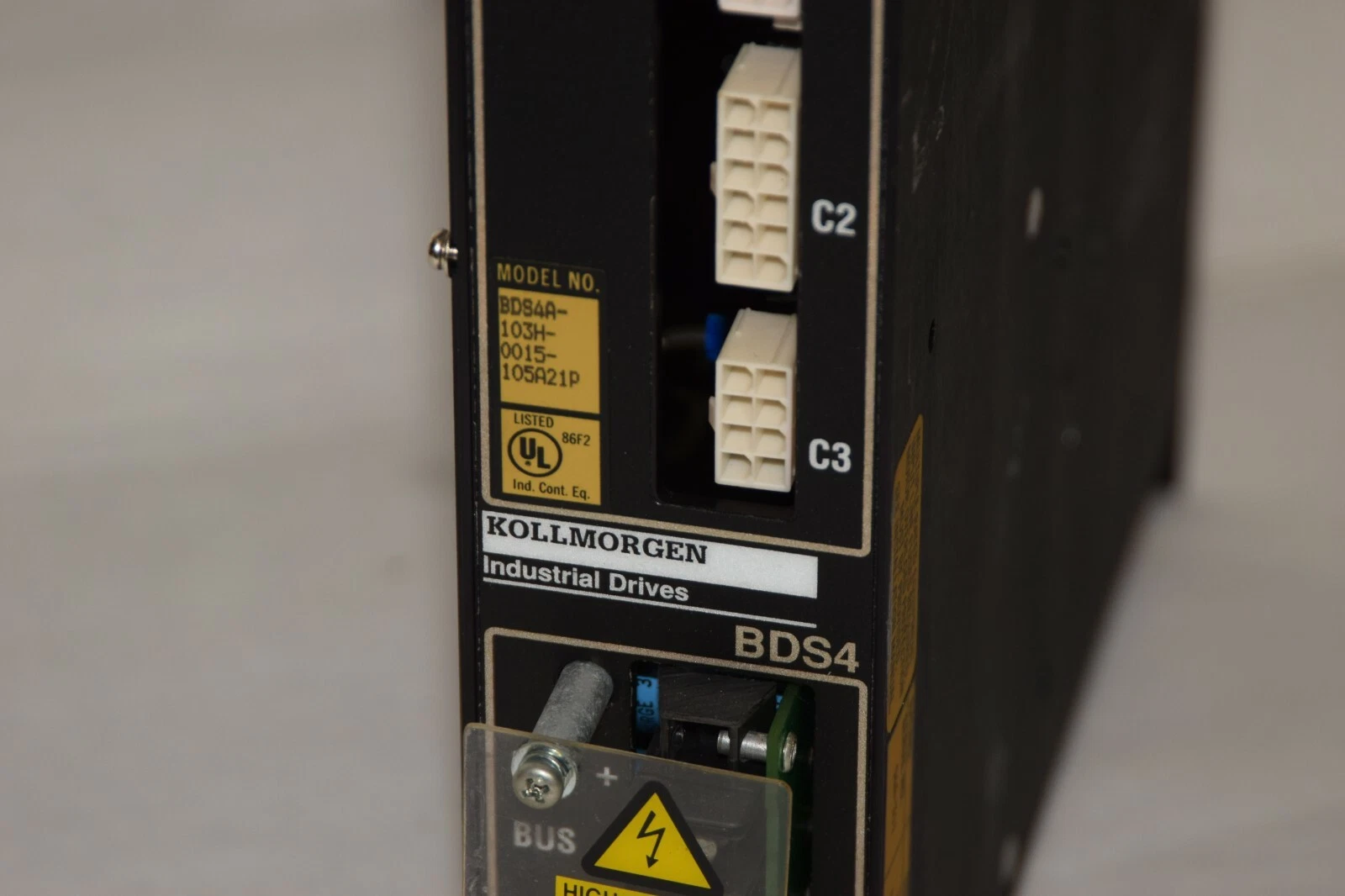 Used KOLLMORGEN Servo Drive BDS4A-103H-0015-105A21P Input 140Vdc Output 115Vac