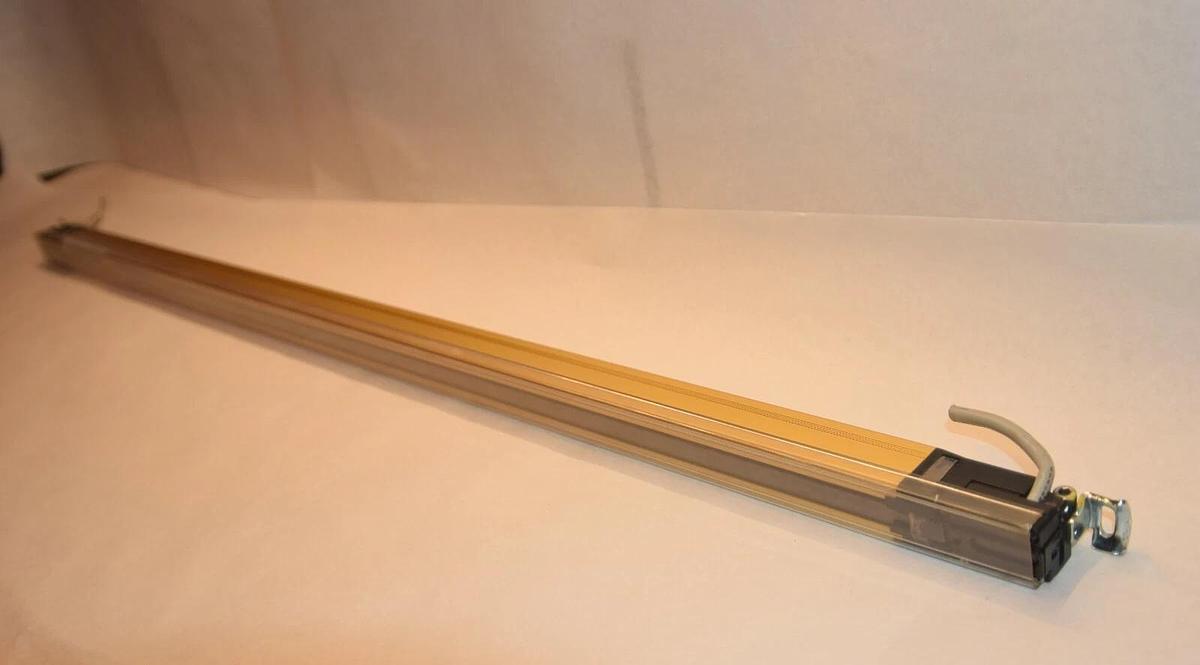 Used SUNX SF4B-H48-01 E V2 Emitter Safety light curtain Matsushita Electric PANSONIC