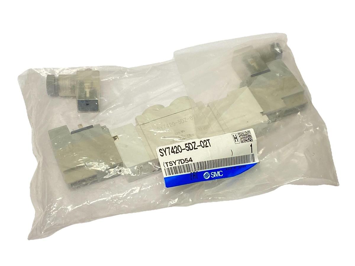 Used SMC VQ7-8-FHG-D-9R  110Vac Pneumatic Solenoid Valve ac1 NEW
