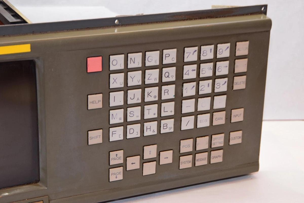 Used FANUC 9" CRT/MDI Unit Control Panel A61L-0001-0093 9ETY22 , A02B-0120-C051/MA