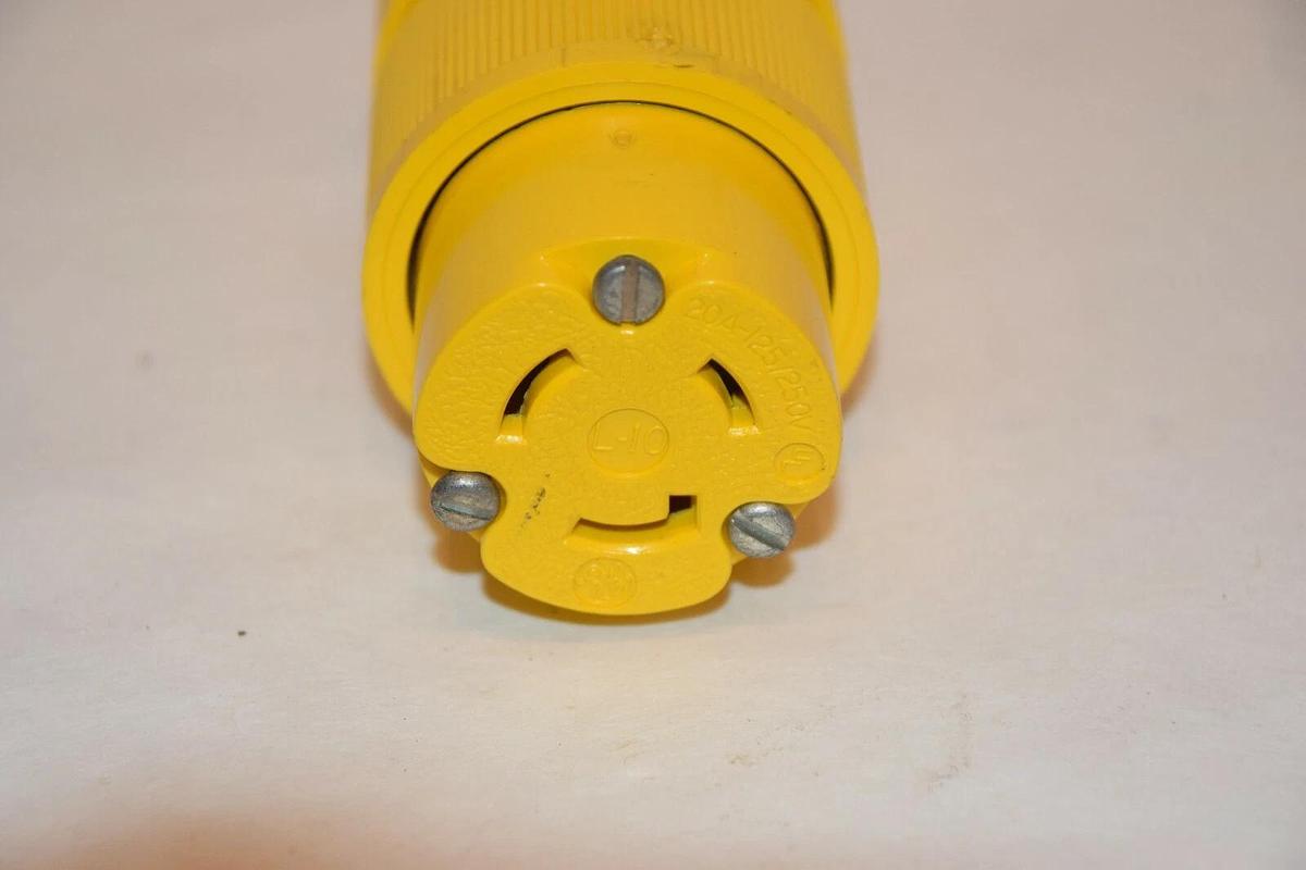 NEW GE GENERAL ELECTRIC L10 20A 125/250V FEMALE LOCKING PLUG