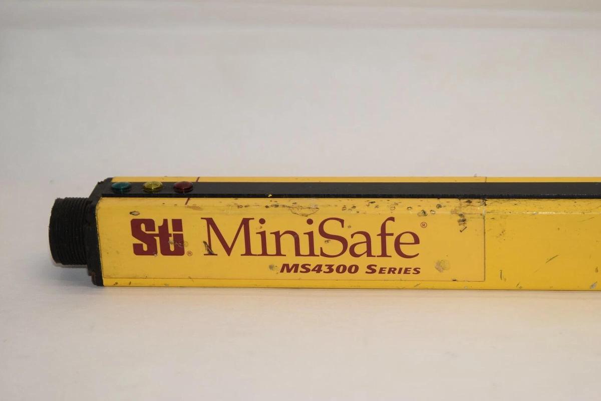 Used STI MS4324BX 42687-0240 Range 1-30' MiniSafe 24" Transmitter Light Curtain