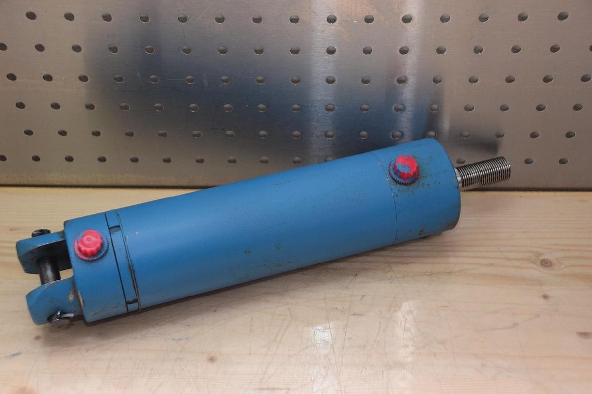 VICKERS Cylinder  TA10EABA, TA10EA5A,  2.5 X 750X4, 2.5X.750X4  NOS