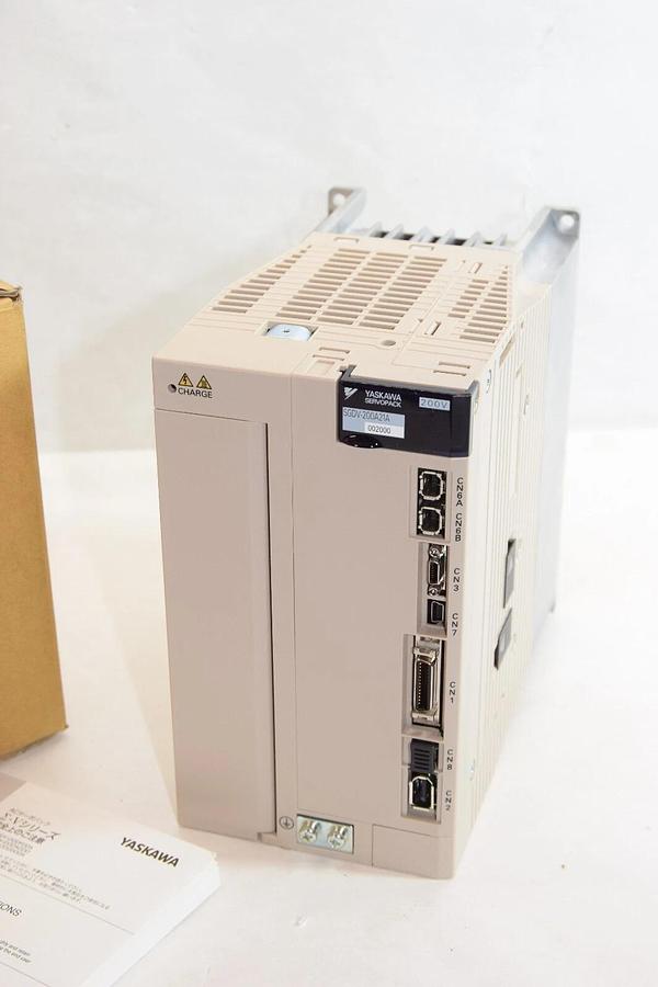 (NEW) YASKAWA SGDV-200A21A 3.0KW 200V Servo Pack Sigma 5 Amplifier Drive