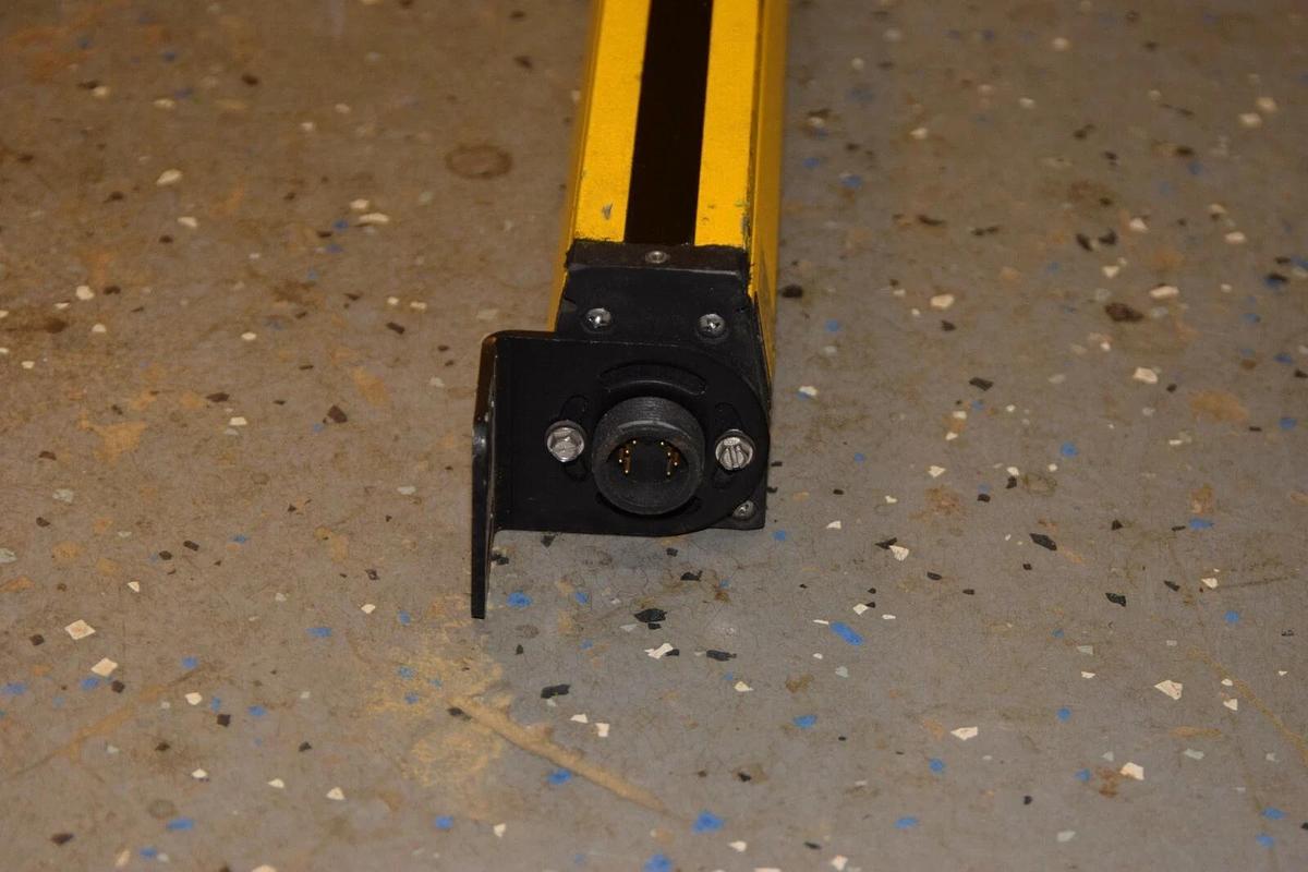 Used HONEYWELL Light Curtain 3LC48 Detector 3 Light Curtain