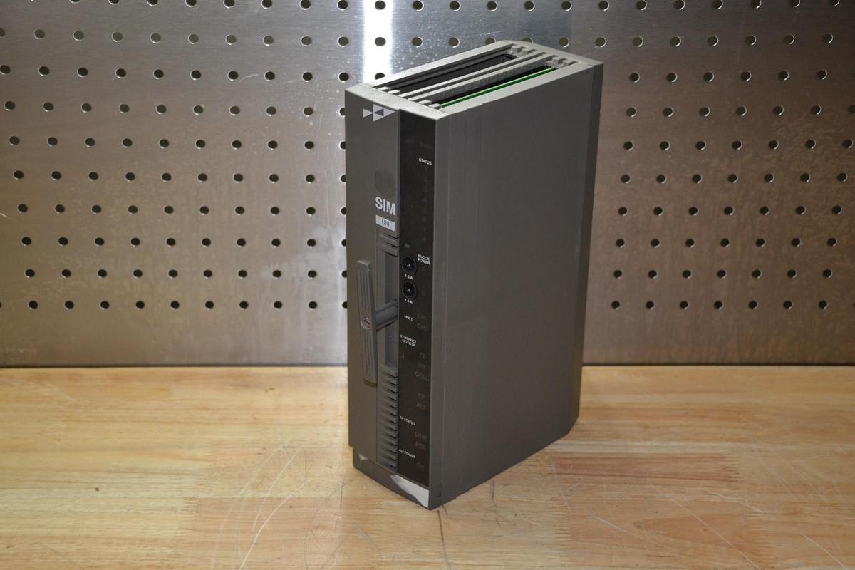Used BAILEY CONTROLS P-HB-SIM-10010000 PHBSIM10010000 SIM100 Module