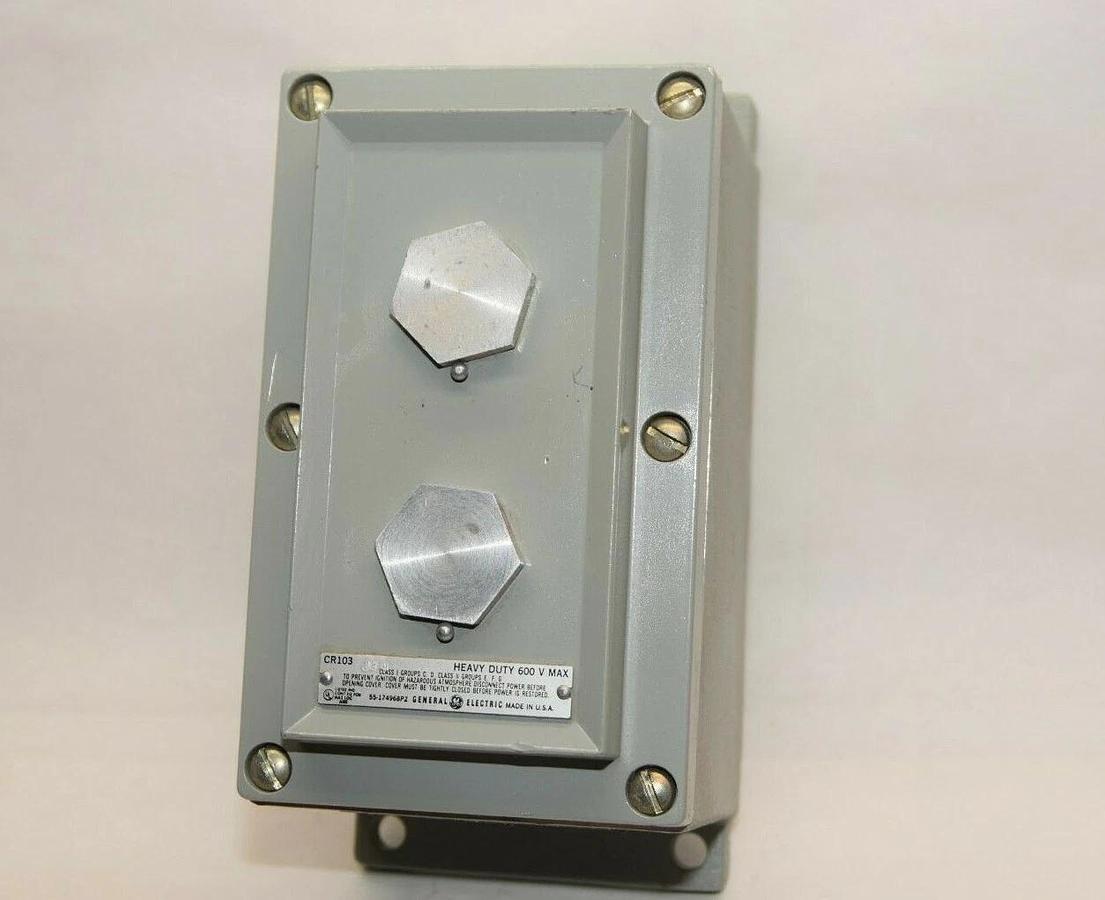 (NEW) GE GENERAL ELECTRIC CR103J2A 600v Max 2 Unit Station Heavy Duty Enclosure