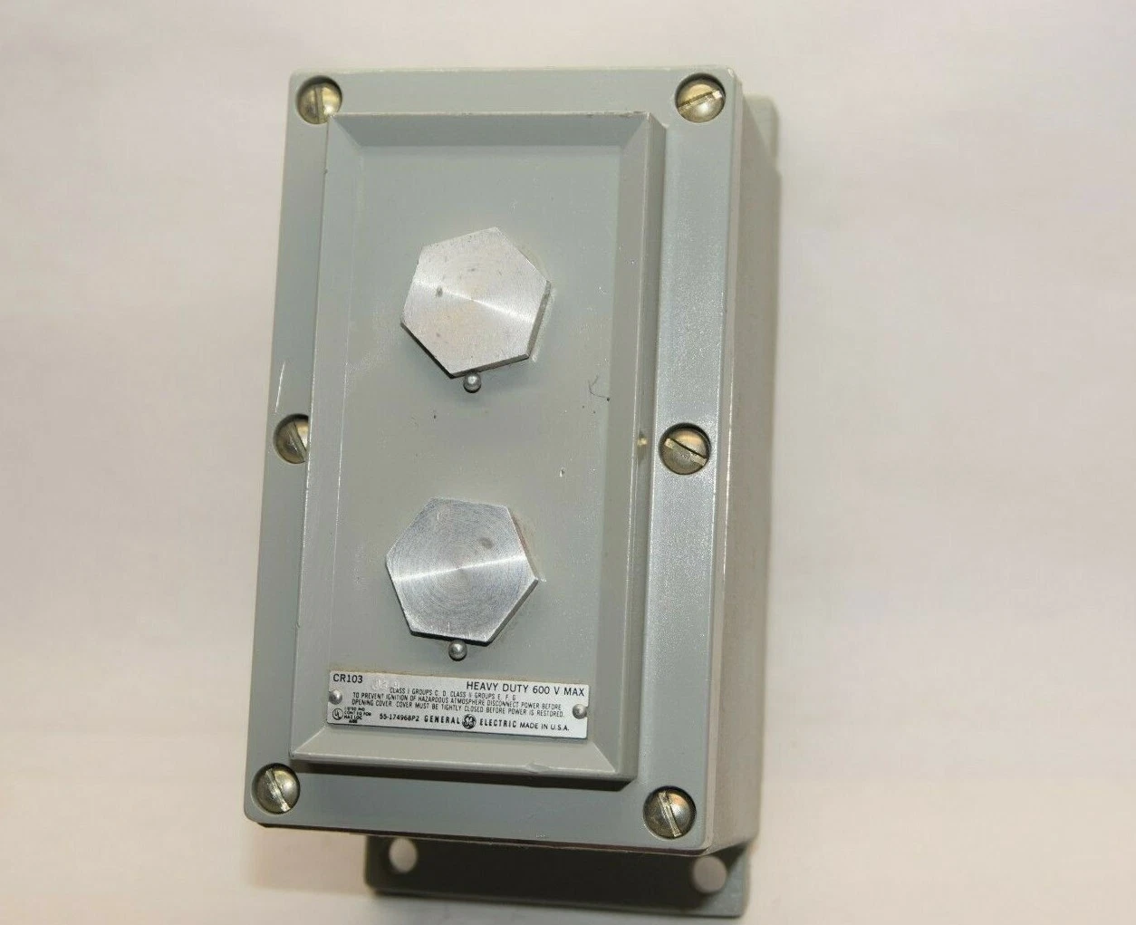 (NEW) GE GENERAL ELECTRIC CR103J2A 600v Max 2 Unit Station Heavy Duty Enclosure