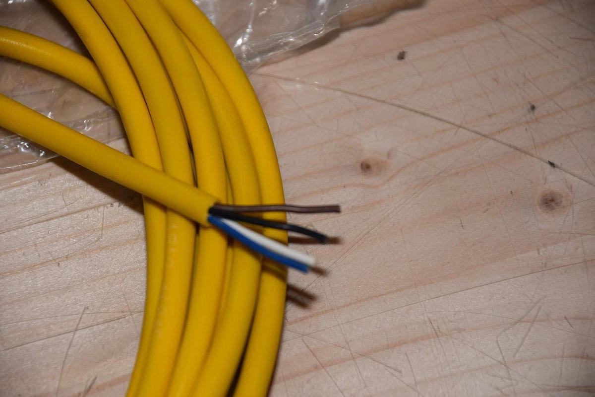 MURR ELEKTRONIK 7000-12021-0140500 M12 MALE CONNECTOR CABLE NEW