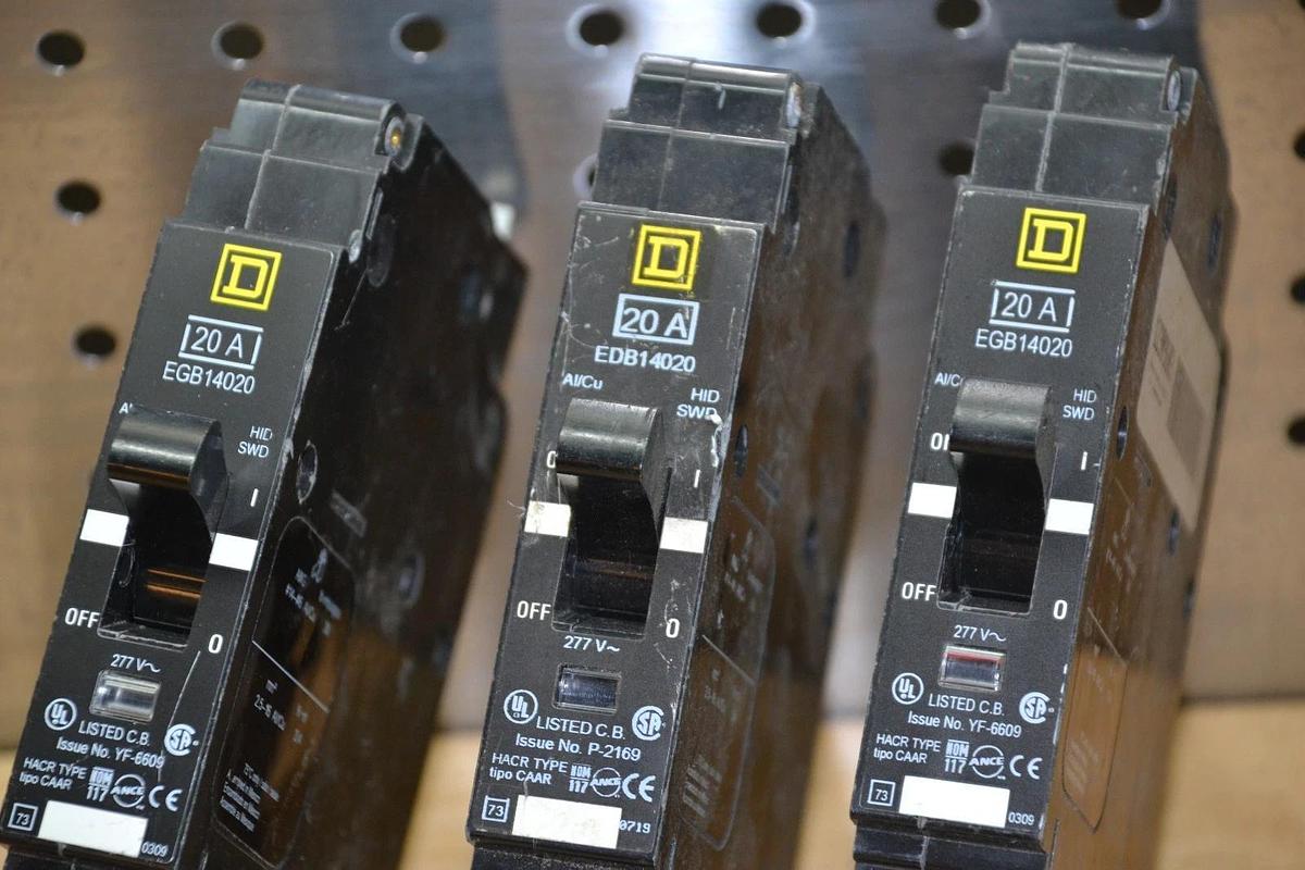 Used lot of 3   Square D EDB14020 Circuit Breaker 20amp 1 Pole 277volt 22 a 20a 20