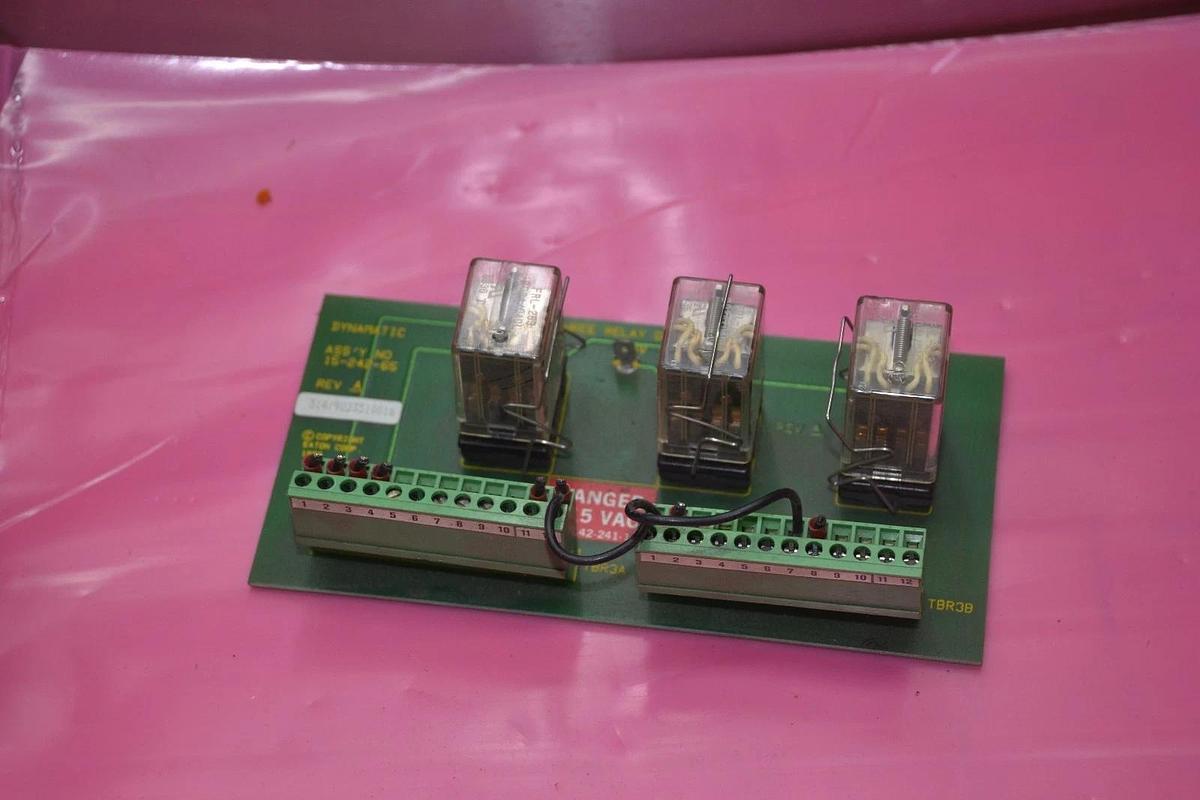 Used EATON DYNAMATIC  15-242-65 REV A Three Relay Output Module
