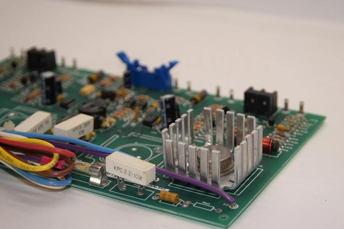 (NEW) EMERSON / LIEBERT 02-786495-01 Inverter Base Drive Board