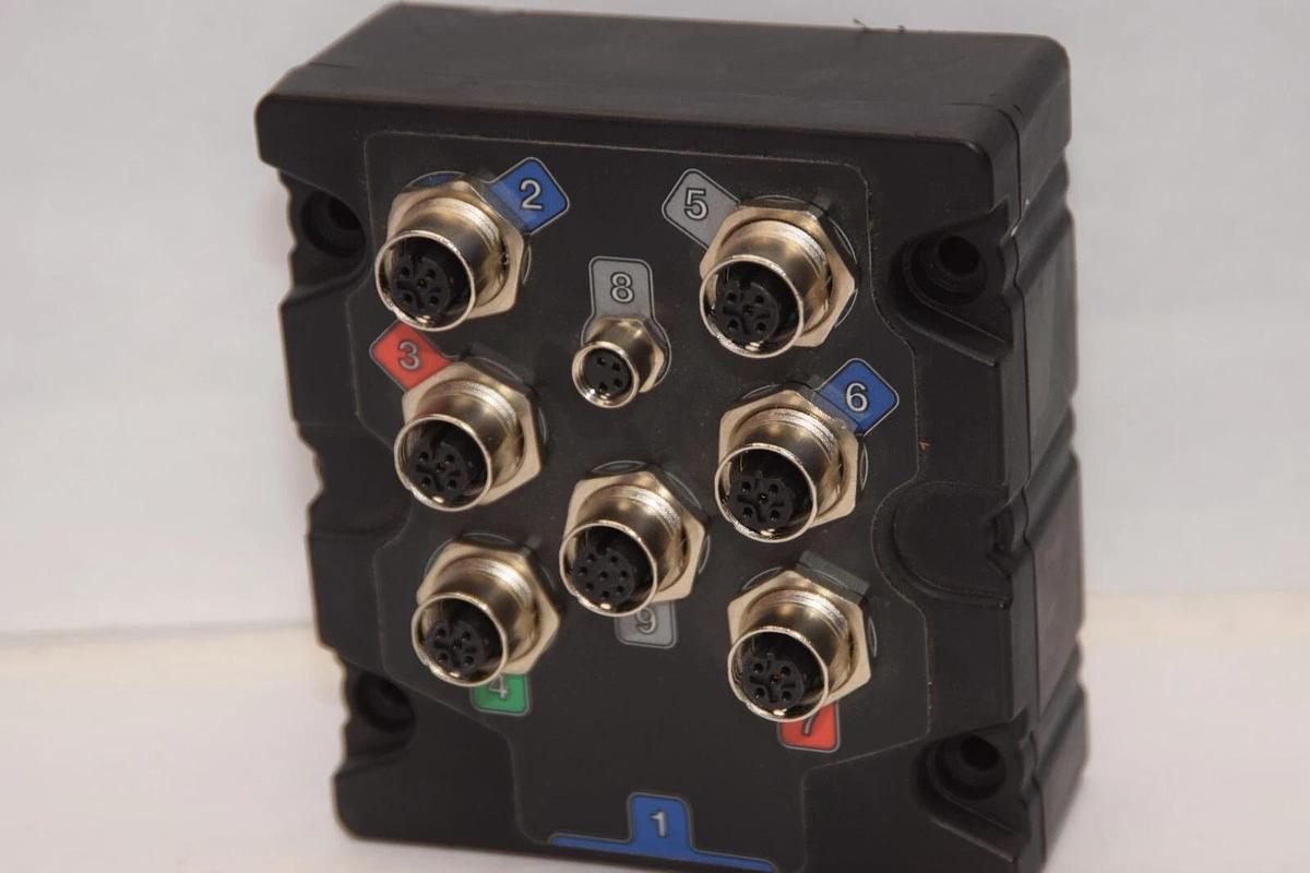 Used GRACO 258999 12-30VDC 4A FCM Fluid Control Module Cube