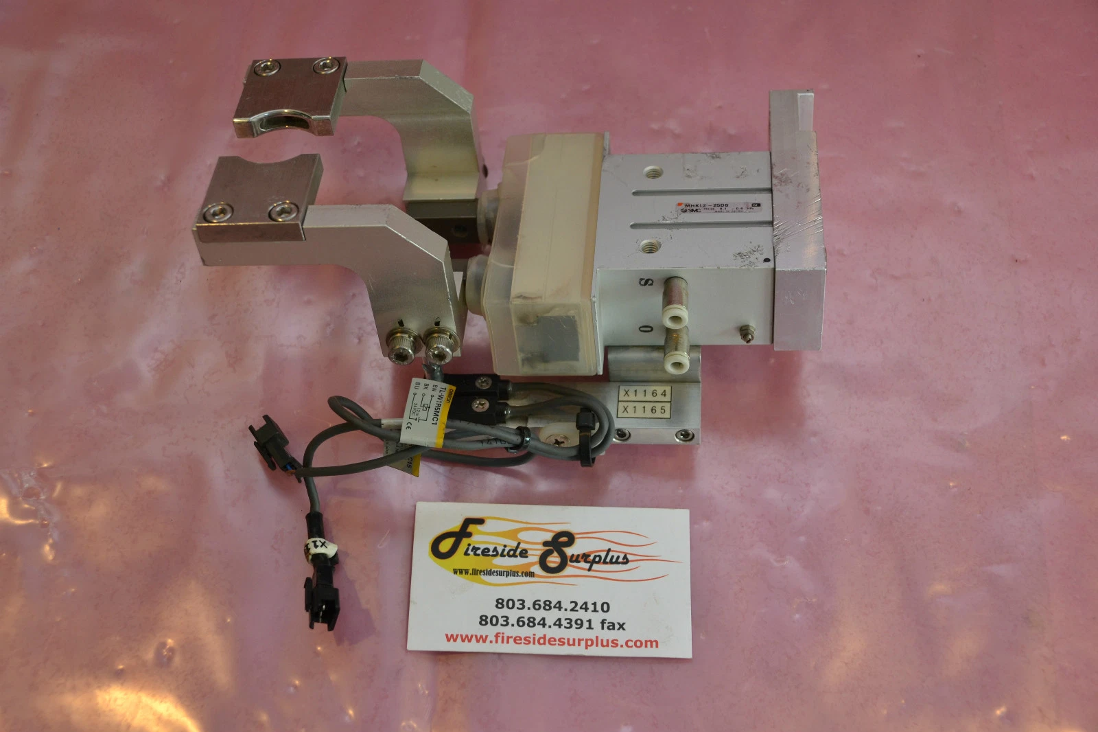 Used SMC CYLINDER MHKL2-25DS MHKL225DS MHKL2 25DS